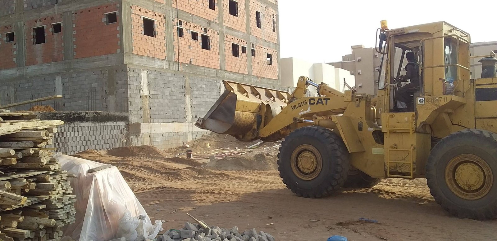 مؤسسة تأجير معدات ثقيلة